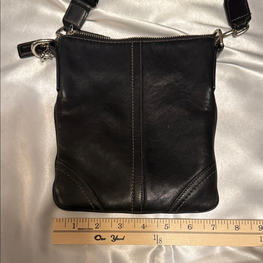 Coach Dark Leather Tag Accessory - Picture 3 of 7